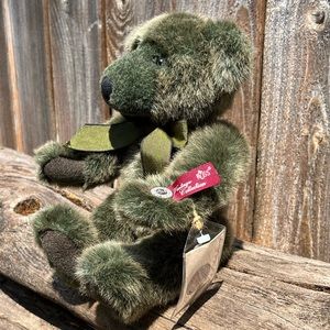 Vintage Russ limited edition collection jointed Temperely green bear